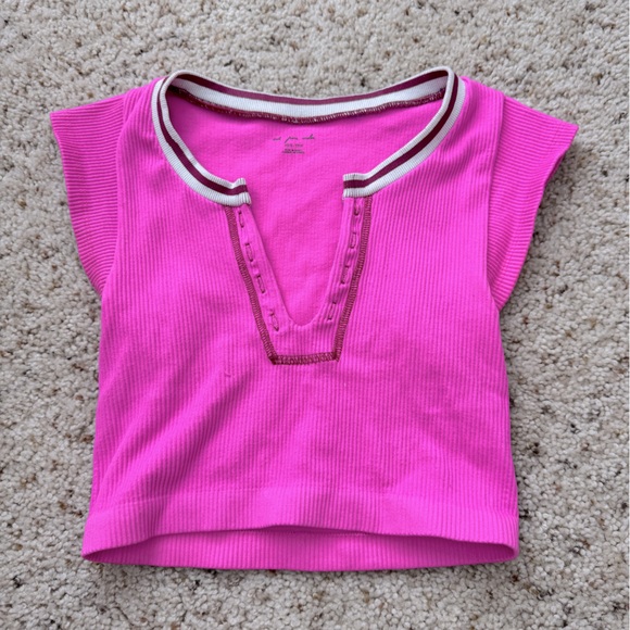 Urban Outfitters Tops - Magenta Cropped Tee | Urban Outfitters | Size XS/S🩷